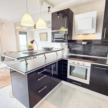 Torres De Yomely - Y8a * Плая-де-лас-Америкас